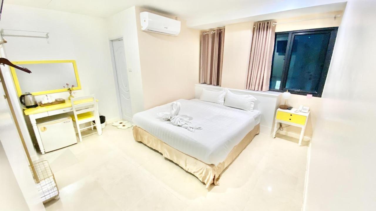 Abcyq Hotel Bangkok Buitenkant foto