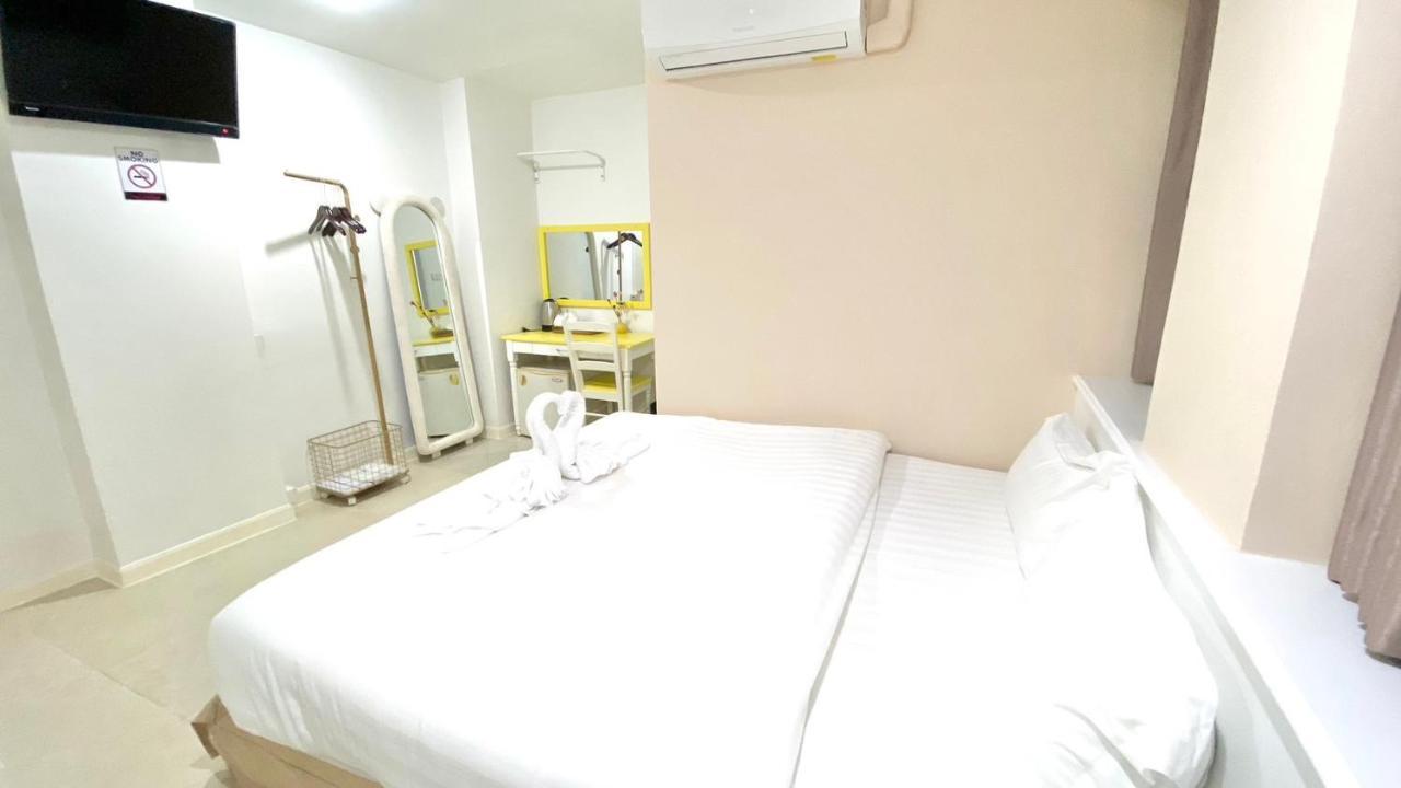 Abcyq Hotel Bangkok Buitenkant foto
