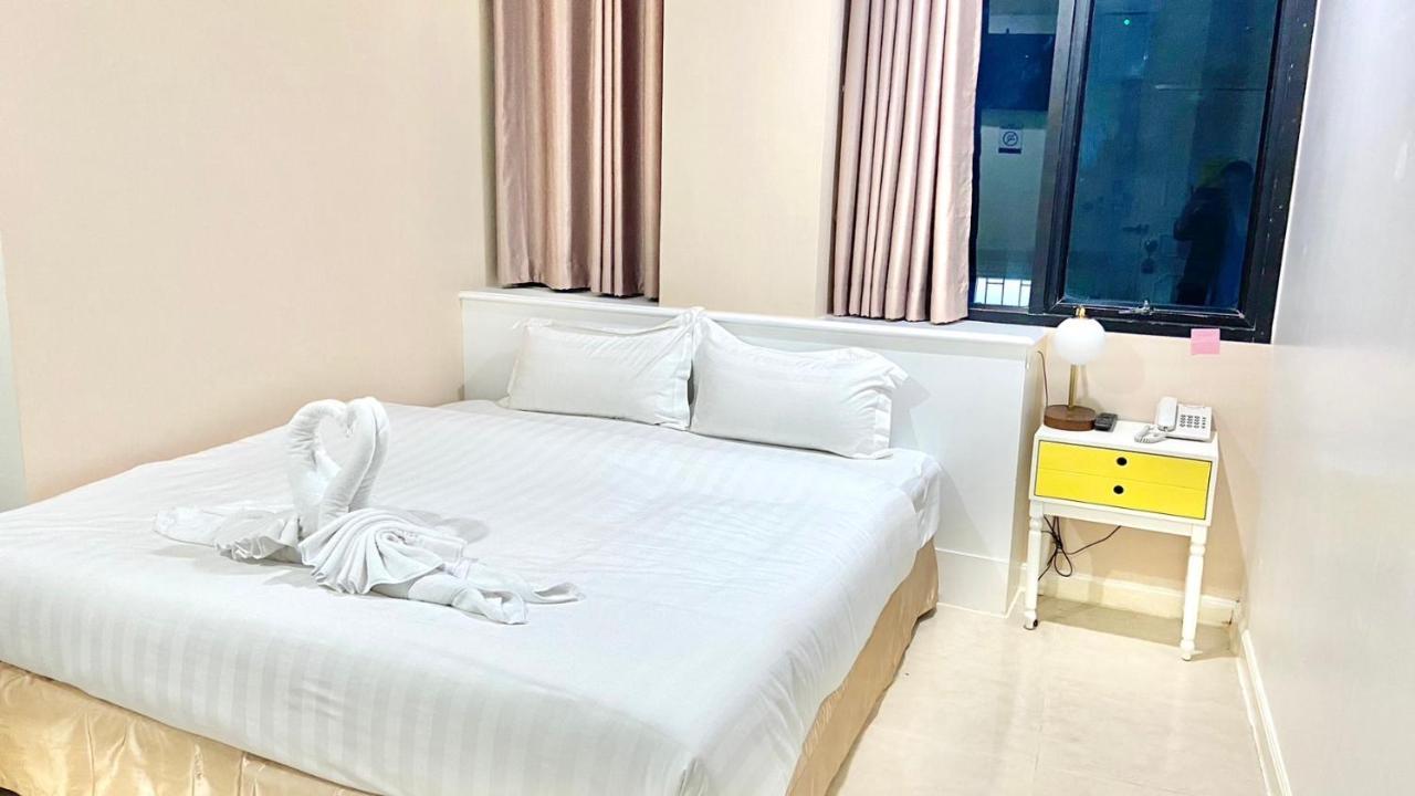 Abcyq Hotel Bangkok Buitenkant foto