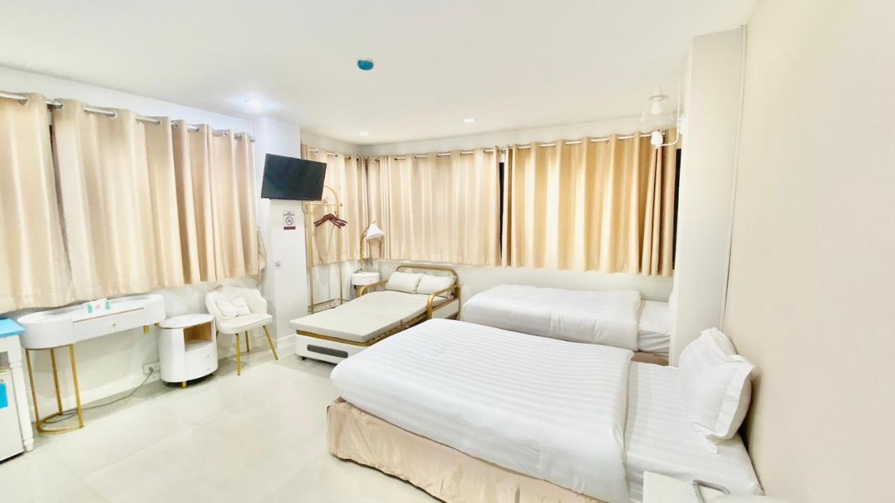 Abcyq Hotel Bangkok Buitenkant foto